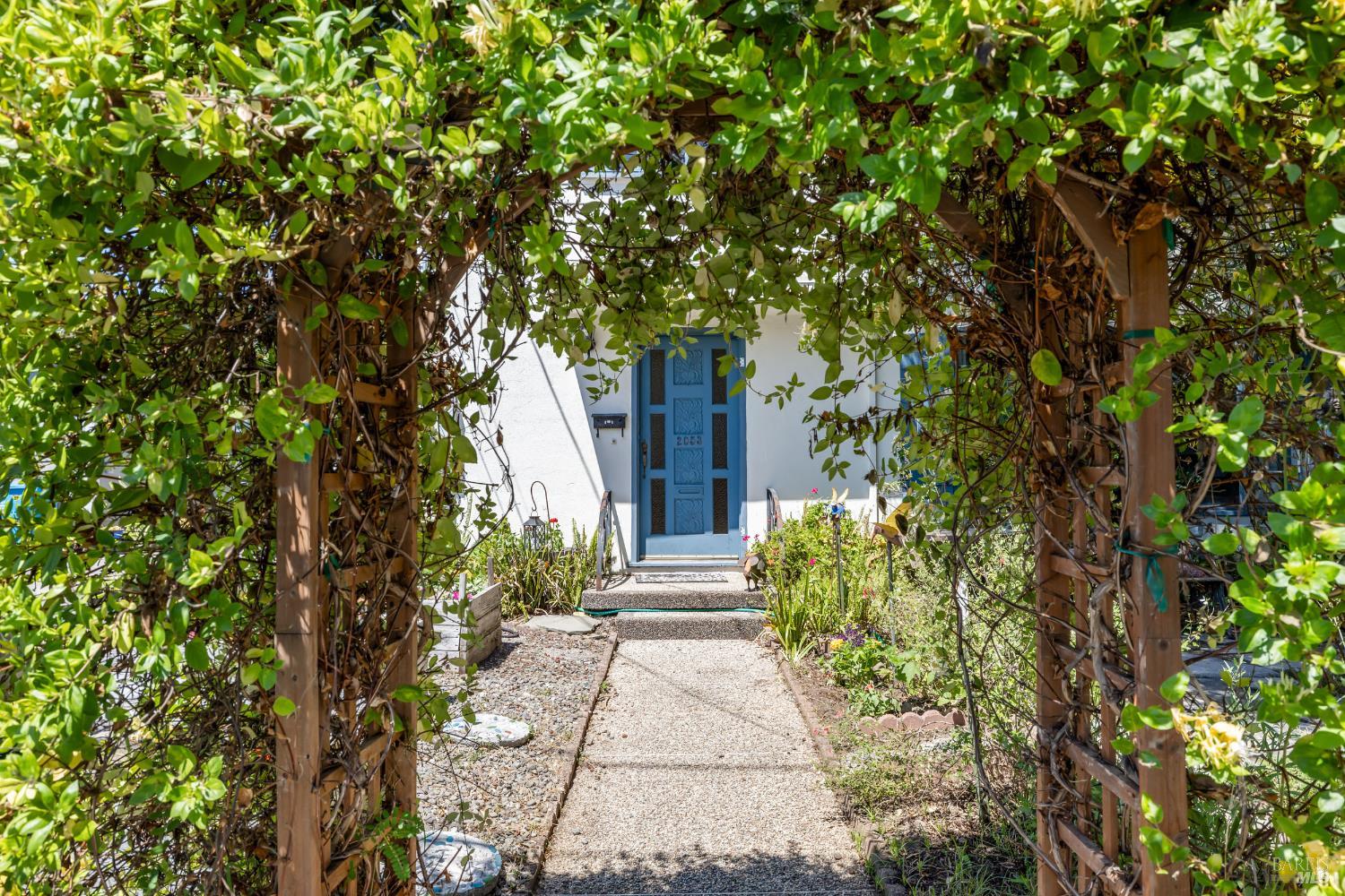2053 Humboldt Street Santa Rosa, CA 95404 - Photo 3 of 30