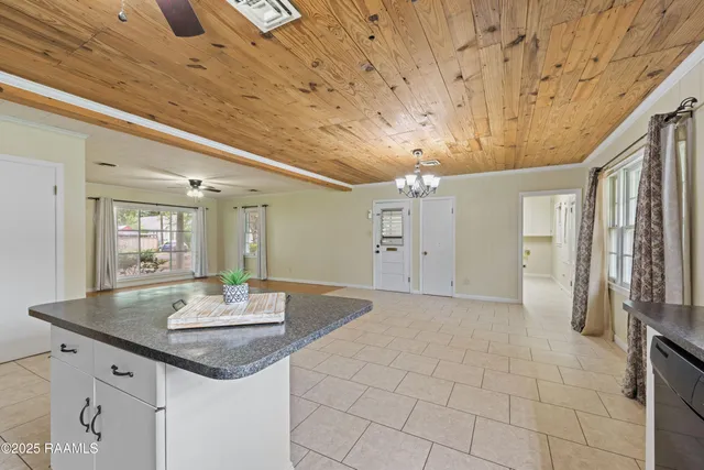 $189,999 | 407 North Hebert Avenue, Kaplan, LA 70548