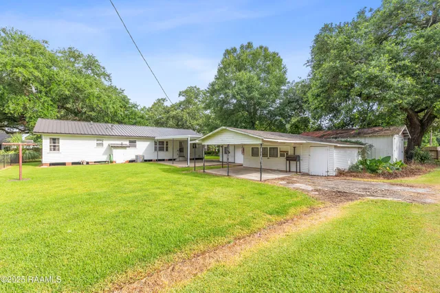 $189,999 | 407 North Hebert Avenue, Kaplan, LA 70548