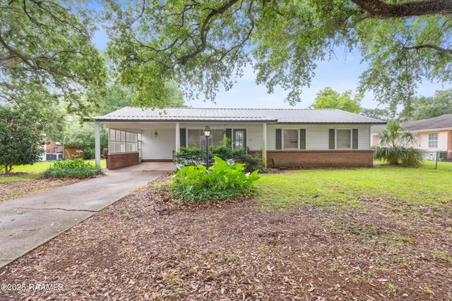 $189,999 | 407 North Hebert Avenue, Kaplan, LA 70548