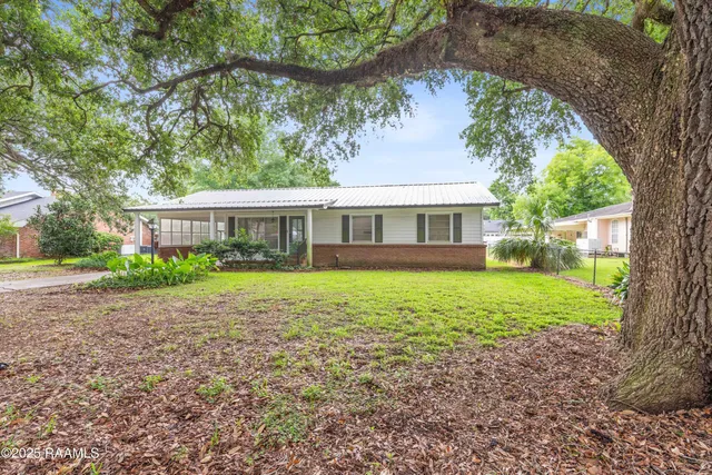 $189,999 | 407 North Hebert Avenue, Kaplan, LA 70548