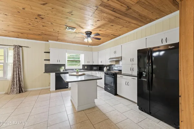 $189,999 | 407 North Hebert Avenue, Kaplan, LA 70548