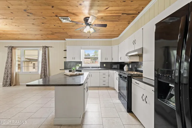 $189,999 | 407 North Hebert Avenue, Kaplan, LA 70548