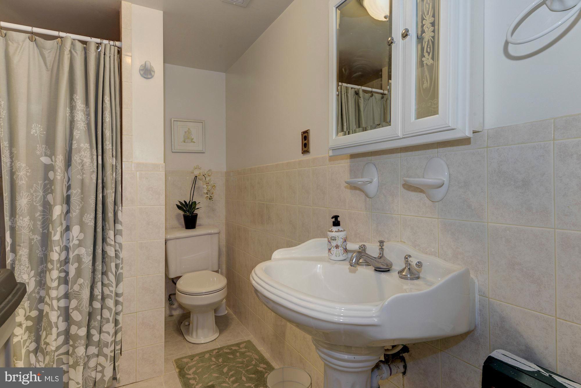 1701 Billman Lane Silver Spring, MD 20902 - Photo 25 of 30 Bath