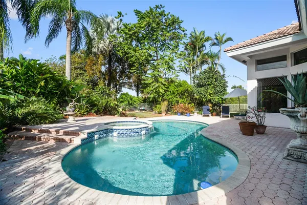 $6,500 | 1012 Southwest 156th Avenue, Pembroke Pines, FL 33027