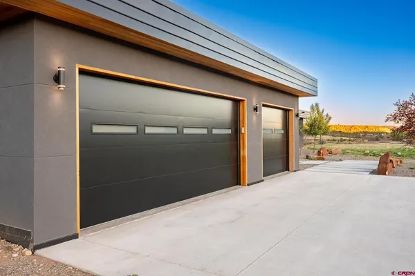 a view of a garage