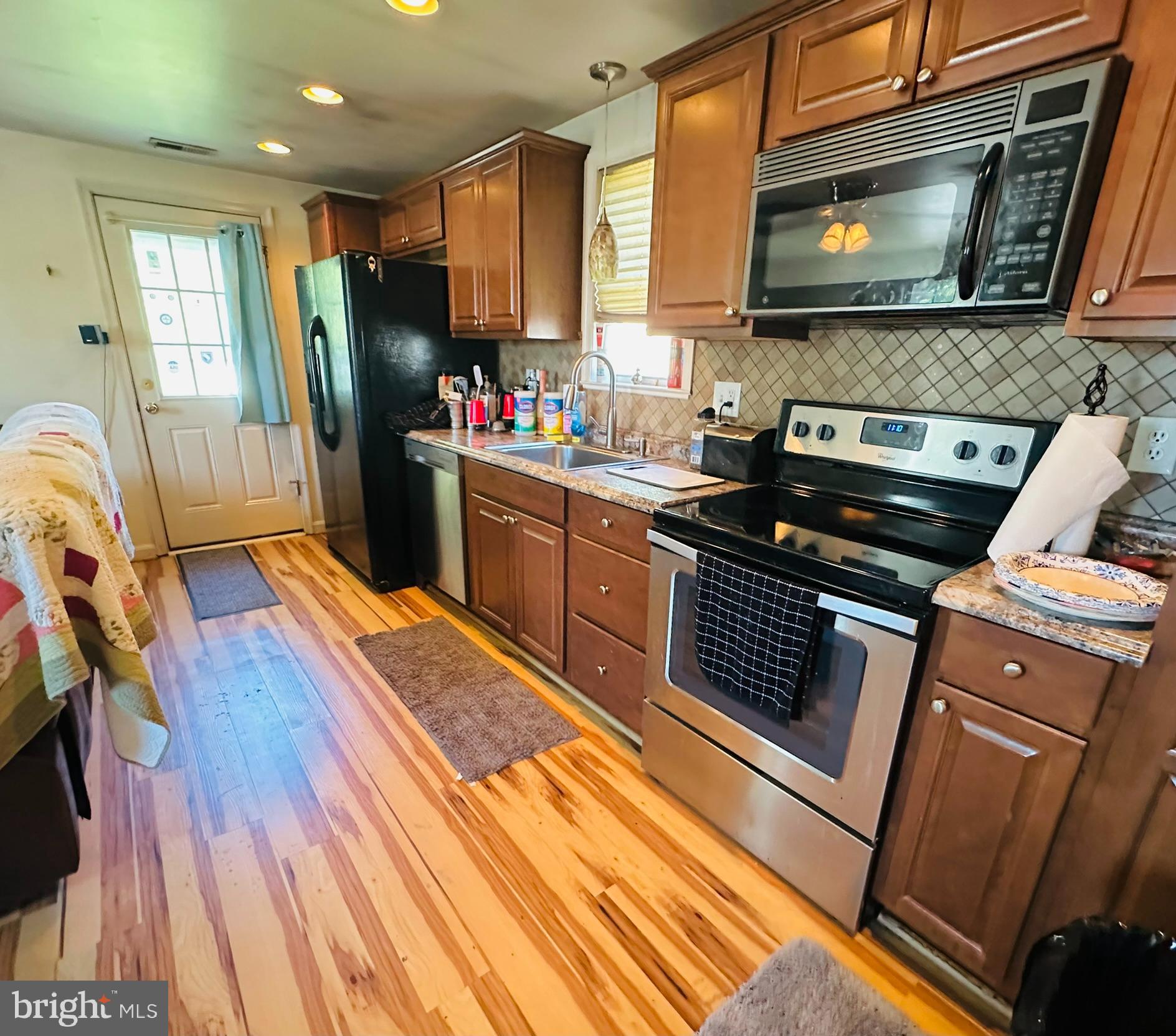 8608 Oak Road Baltimore, MD 21219 - Photo 8 of 37