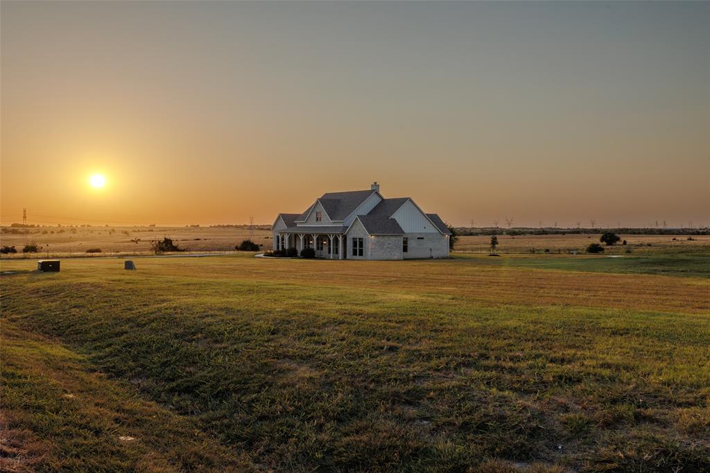 11032 Gregory Road Sanger, TX 76266 - Photo 2 of 40 Gallery Image 2
