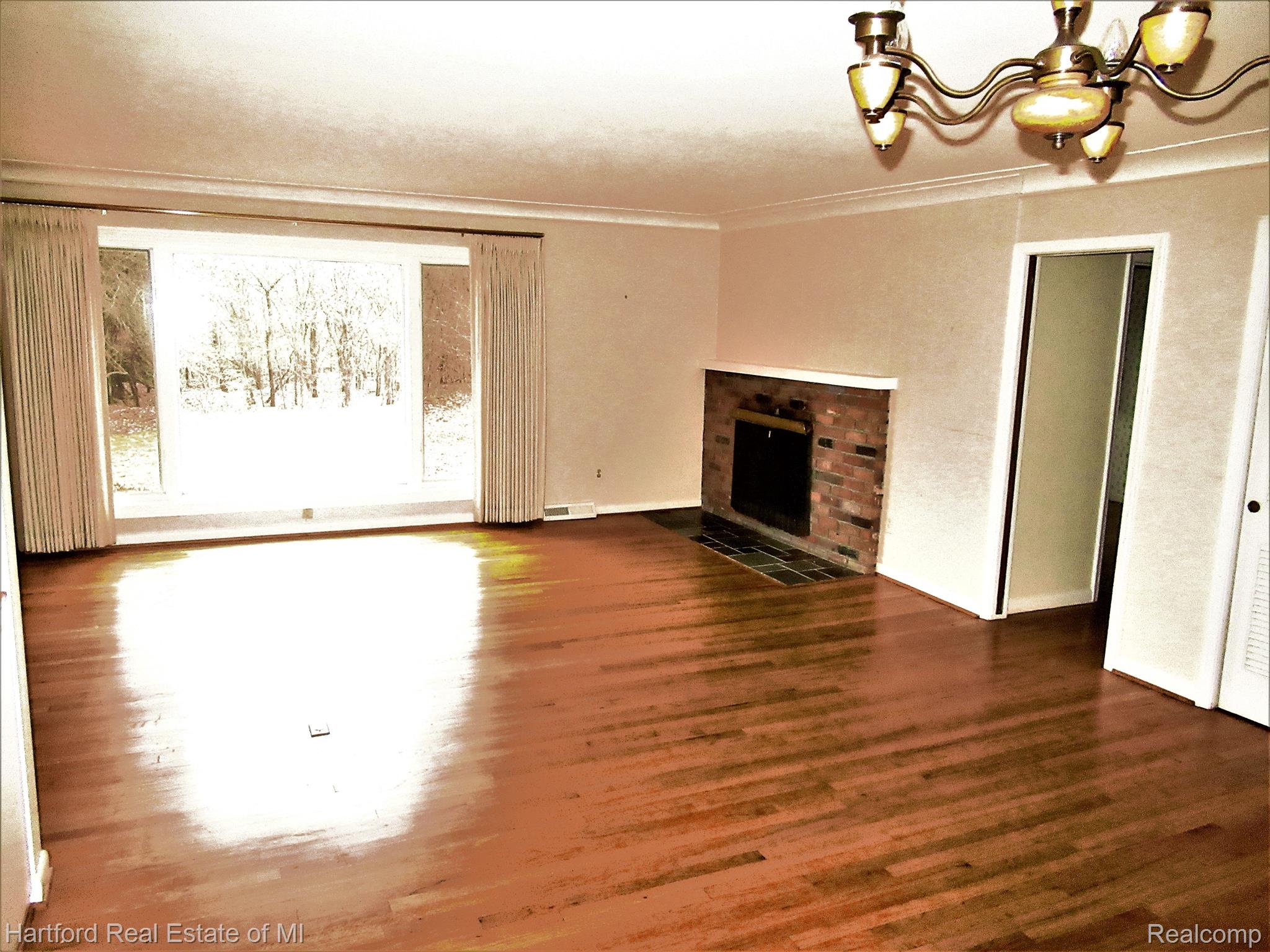 29069 Utley Road Farmington, MI 48334 - Photo 6 of 27 Gallery Image 6
