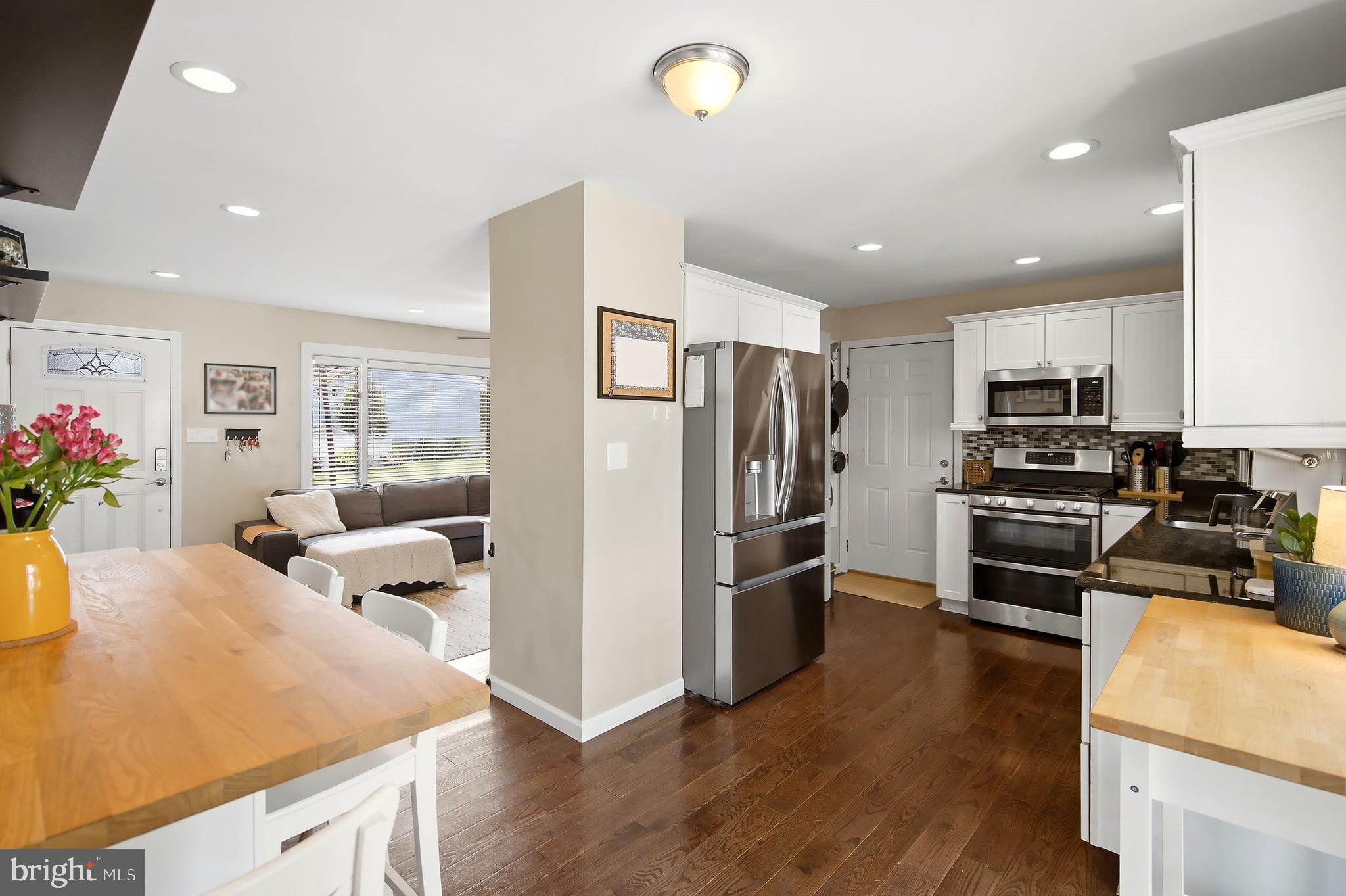 4 Oscar Way Hamilton, NJ 08620 - Photo 5 of 22