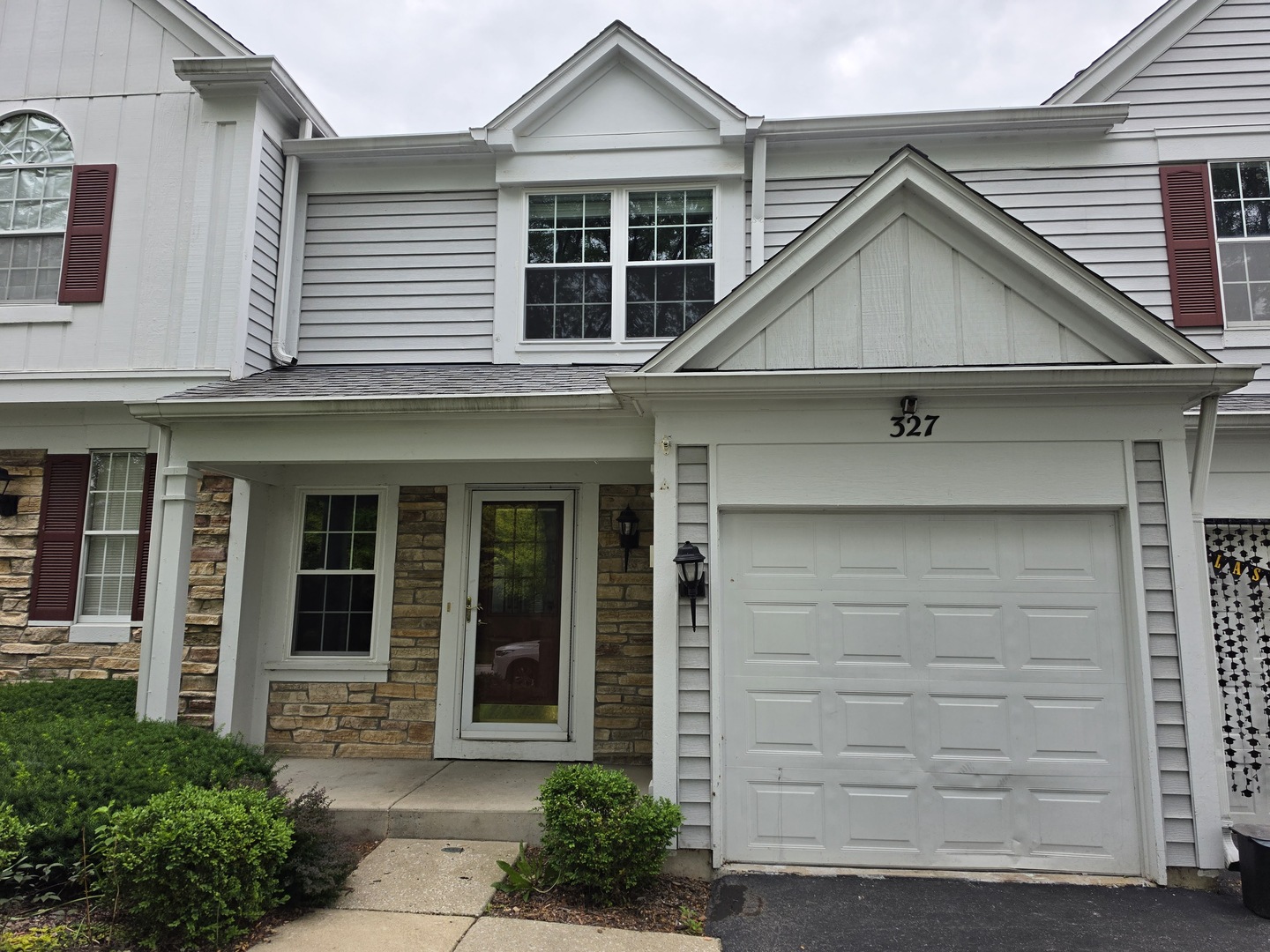 327 Shadybrook Lane Aurora, IL 60504 - Photo 1 of 30