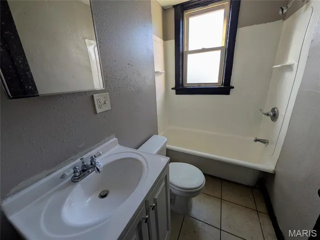 $1,645,000 | 3900 Ray Avenue, St. Louis, MO 63116