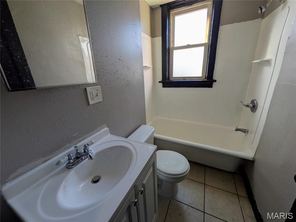 3900 Ray Avenue St. Louis, MO 63116 - Photo 11 of 36