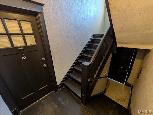 $1,645,000 | 3900 Ray Avenue, St. Louis, MO 63116