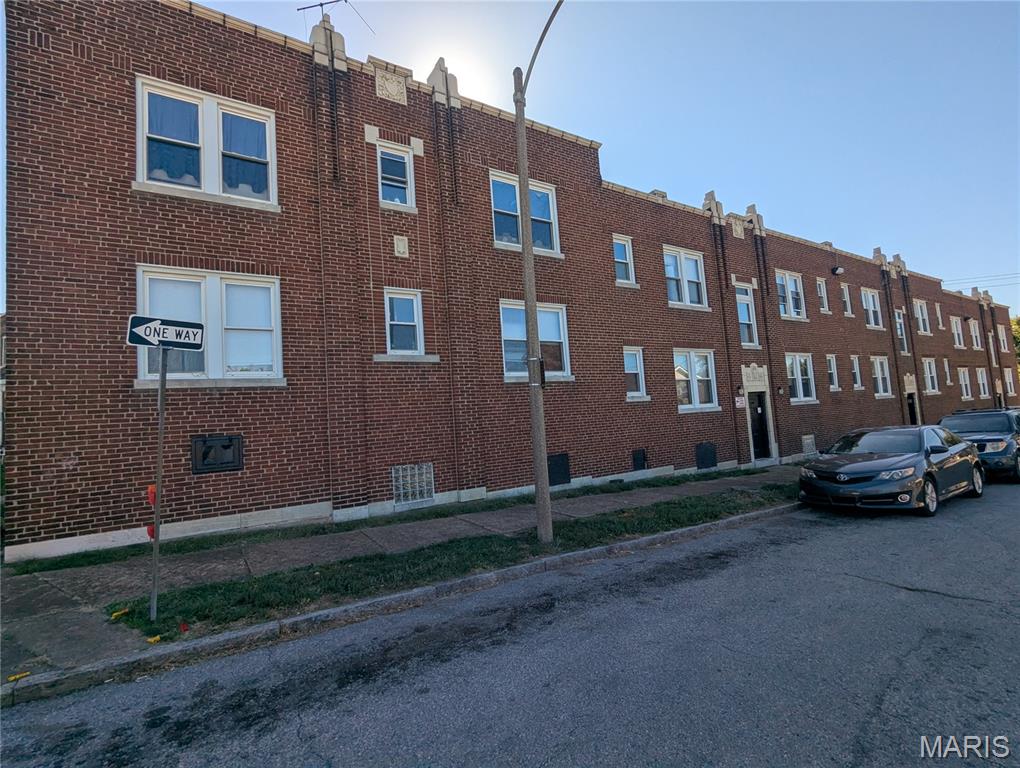 3900 Ray Avenue St. Louis, MO 63116 - Photo 2 of 36