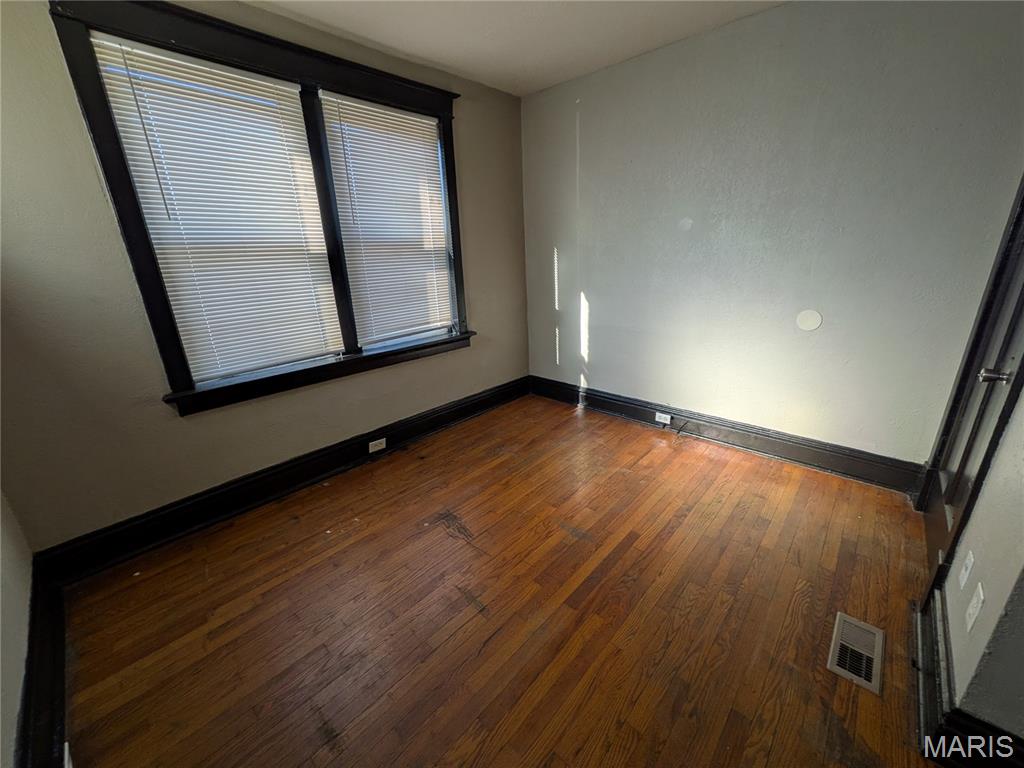 3900 Ray Avenue St. Louis, MO 63116 - Photo 10 of 36