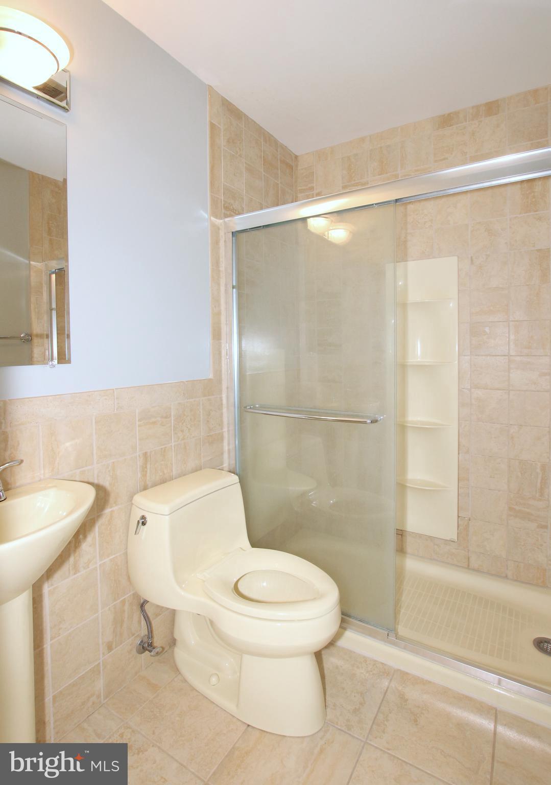 5006 Gunpowder Road Fairfax, VA 22030 - Photo 11 of 26 Bath (Master)