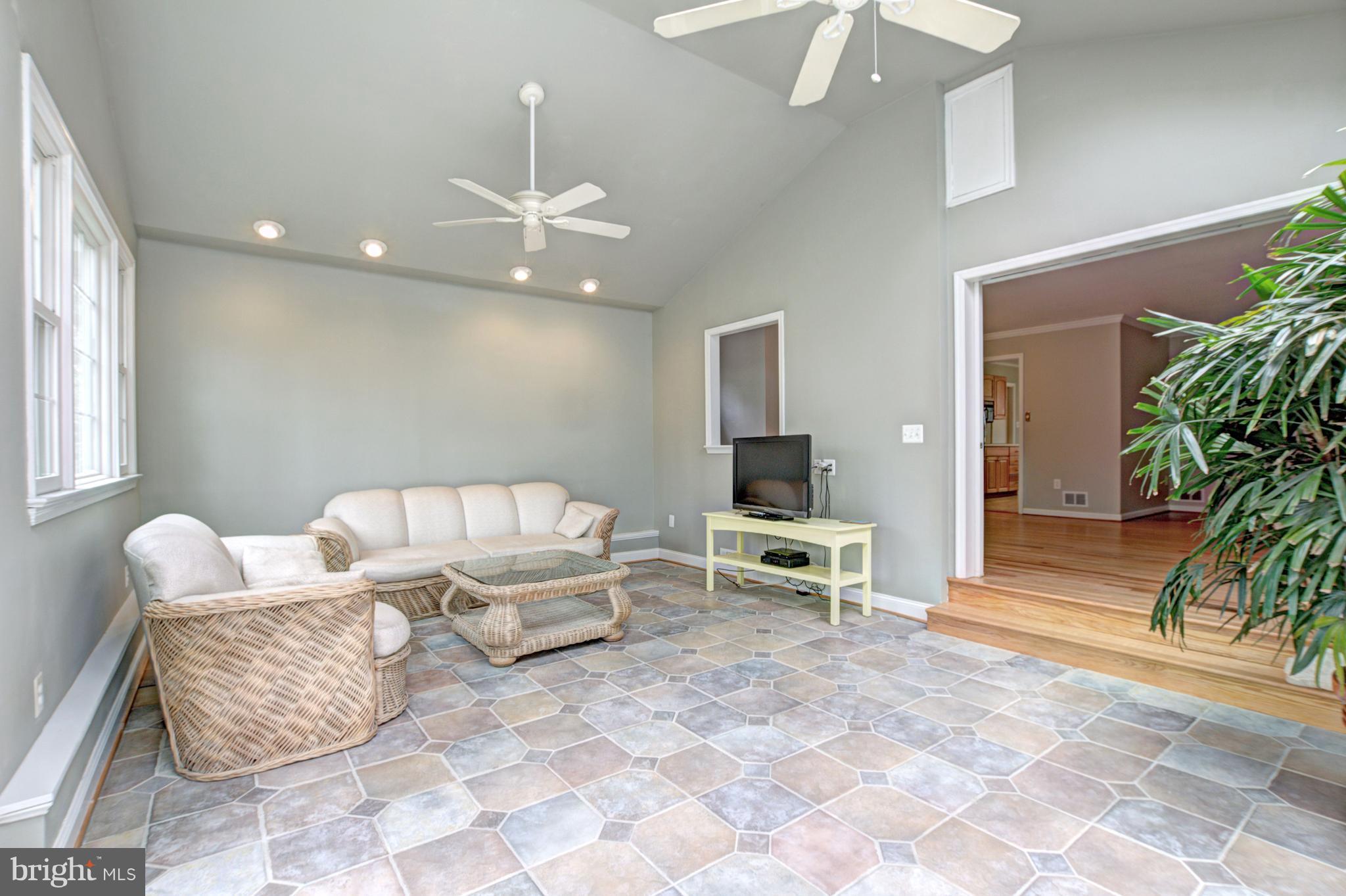 5006 Gunpowder Road Fairfax, VA 22030 - Photo 4 of 26 Interior (General)