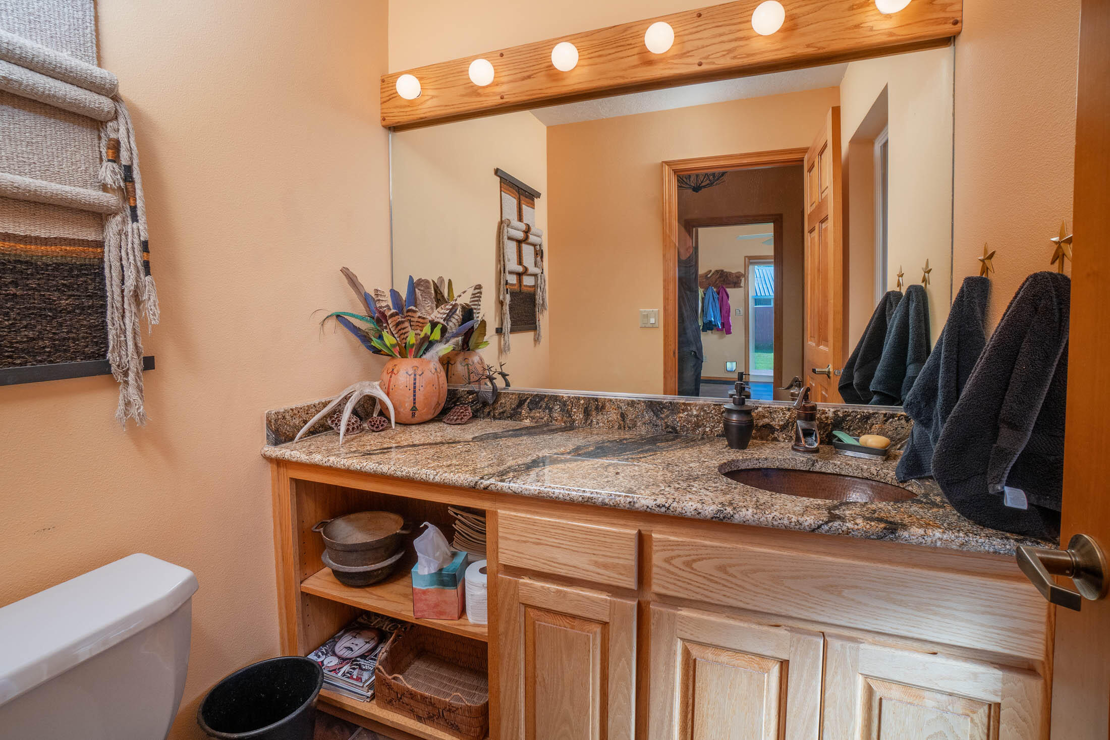 65010 Gerking Market Road Bend, OR 97703 - Photo 19 of 39 Guest bath