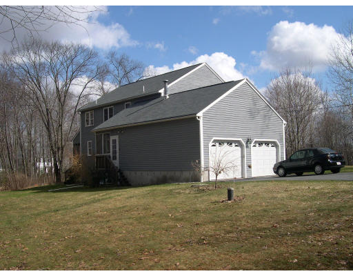 4 A Carpenter Hill Road, Unit 4A Mendon, MA 01756 - Photo 3 of 12 Gallery Image 3