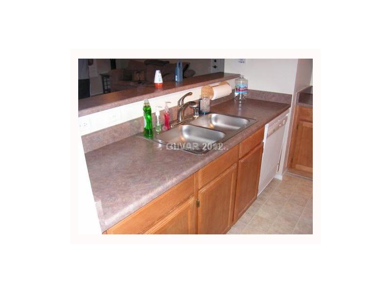 9620 West Russell Road, Unit 2034 Las Vegas, NV 89148 - Photo 4 of 10 Kitchen.
