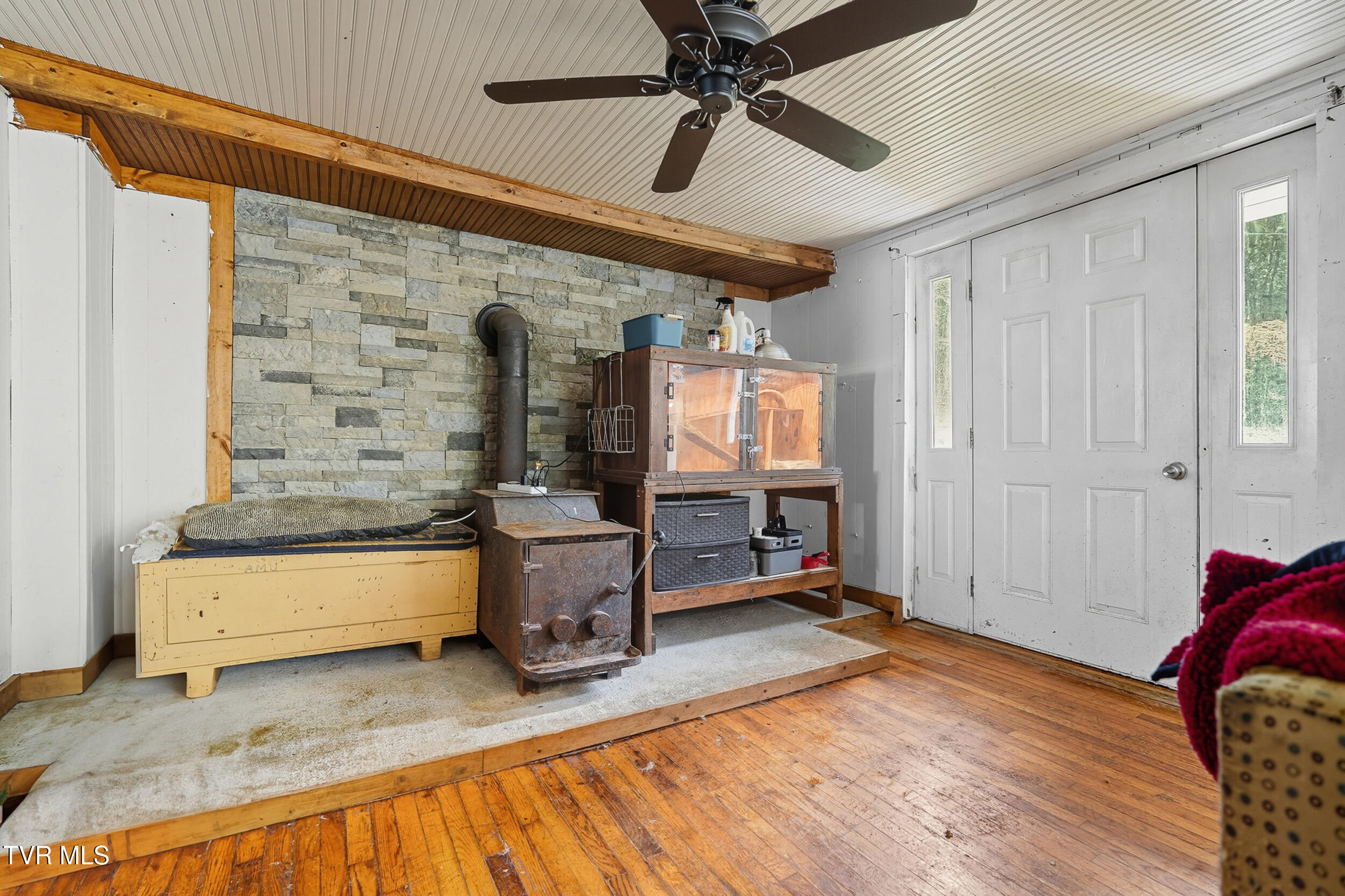 241 Page Town Road Saltville, VA 24370 - Photo 6 of 18 8_dsc03618