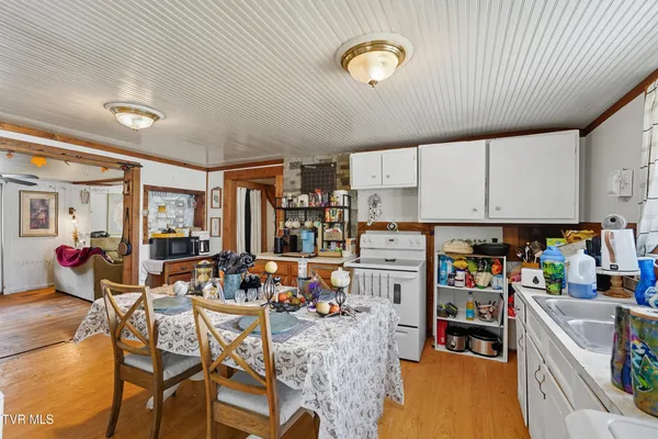 $128,500 | 241 Page Town Road, Saltville, VA 24370