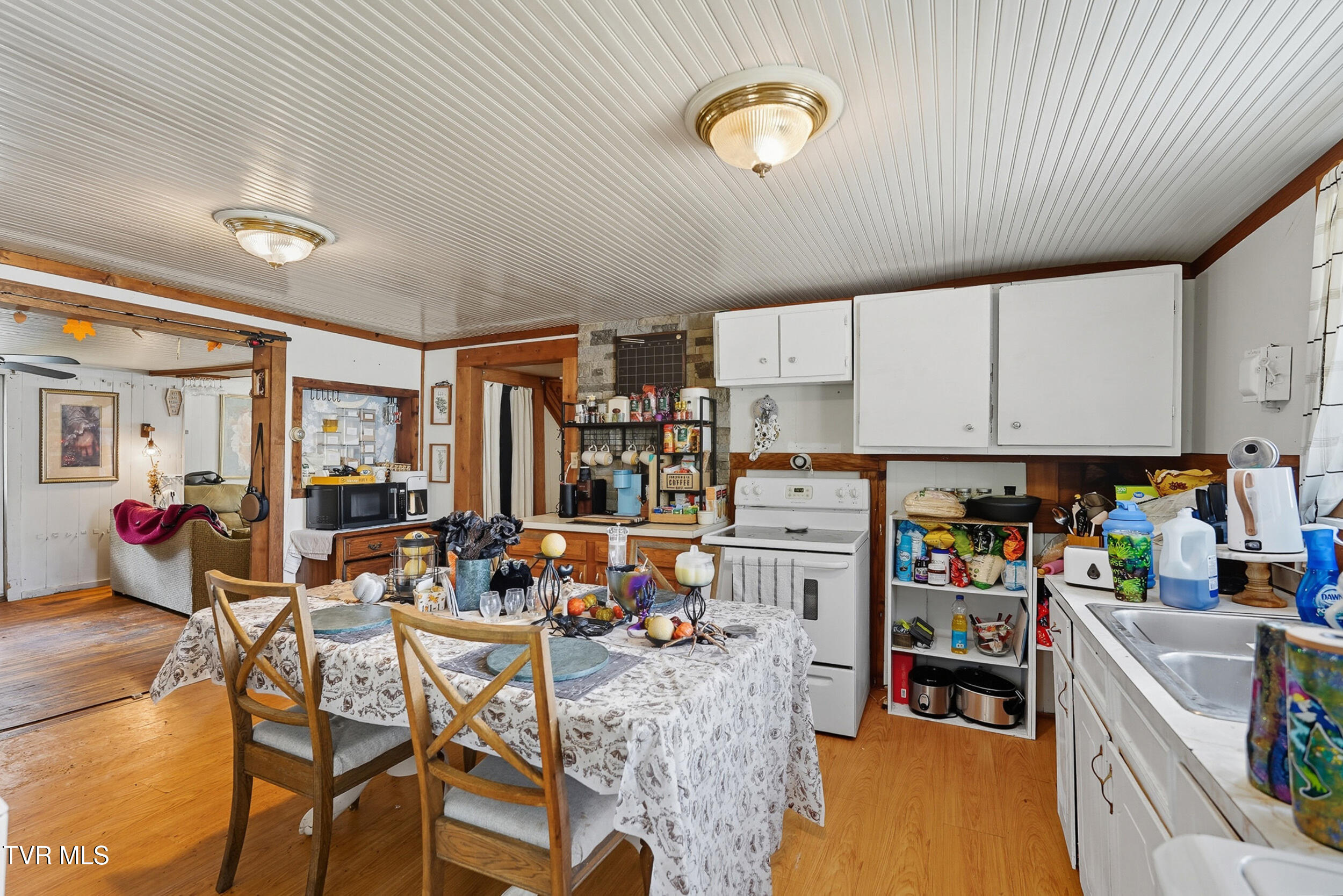 241 Page Town Road Saltville, VA 24370 - Photo 8 of 18 10_dsc03624