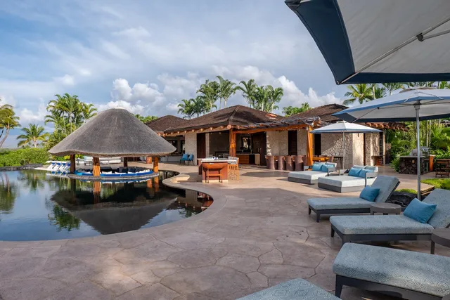 a view of a lake with houses