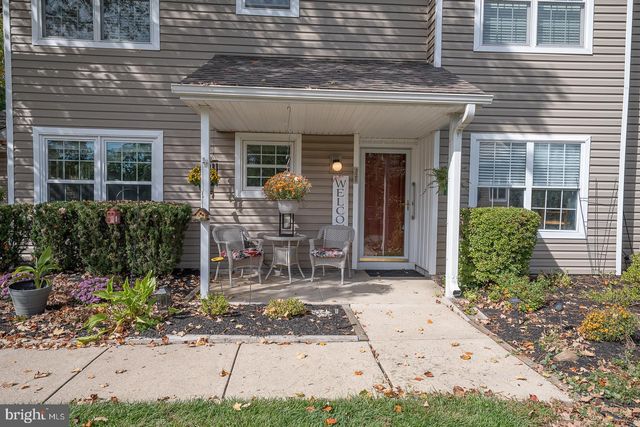 a house view with a outdoor space