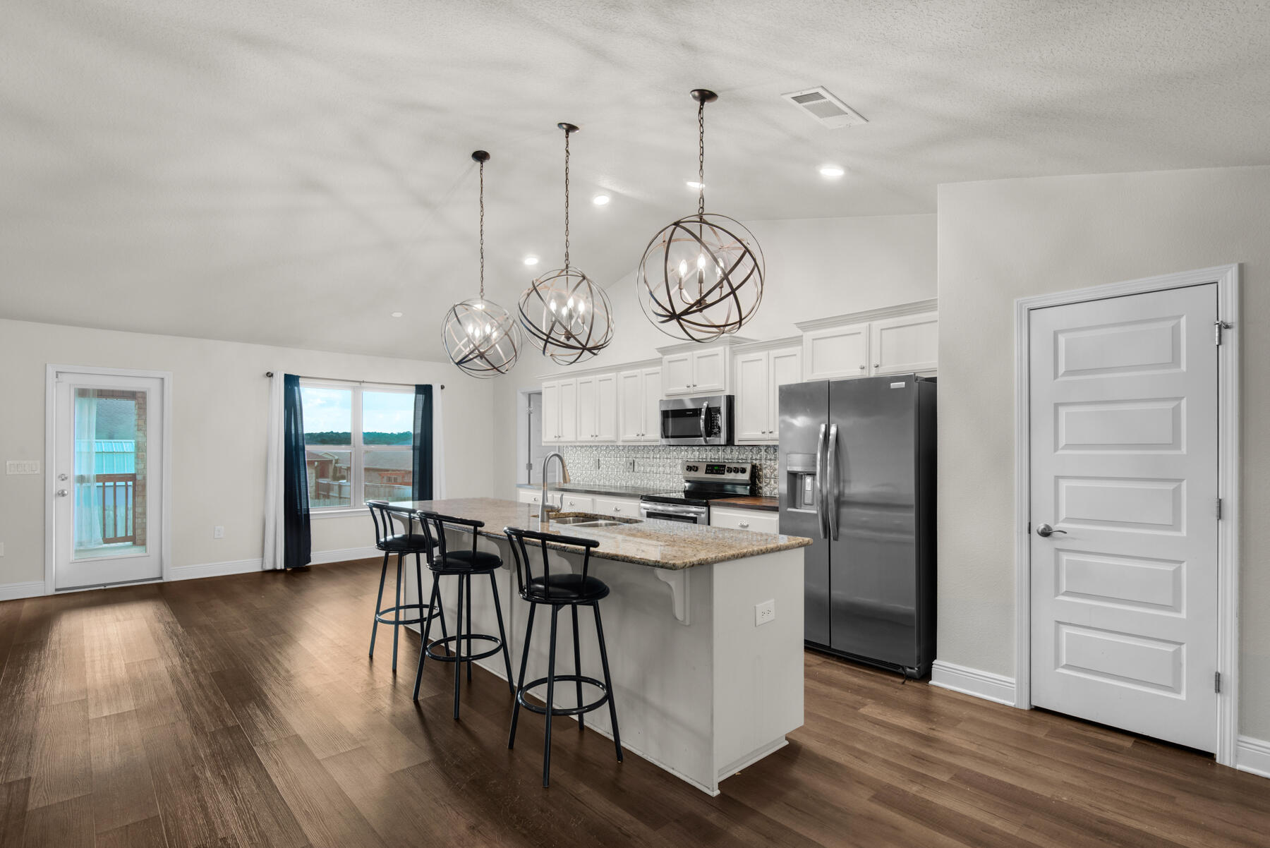 2017 Broad Street Crestview, FL 32536 - Photo 7 of 49 2017 Broad St_20250929_40