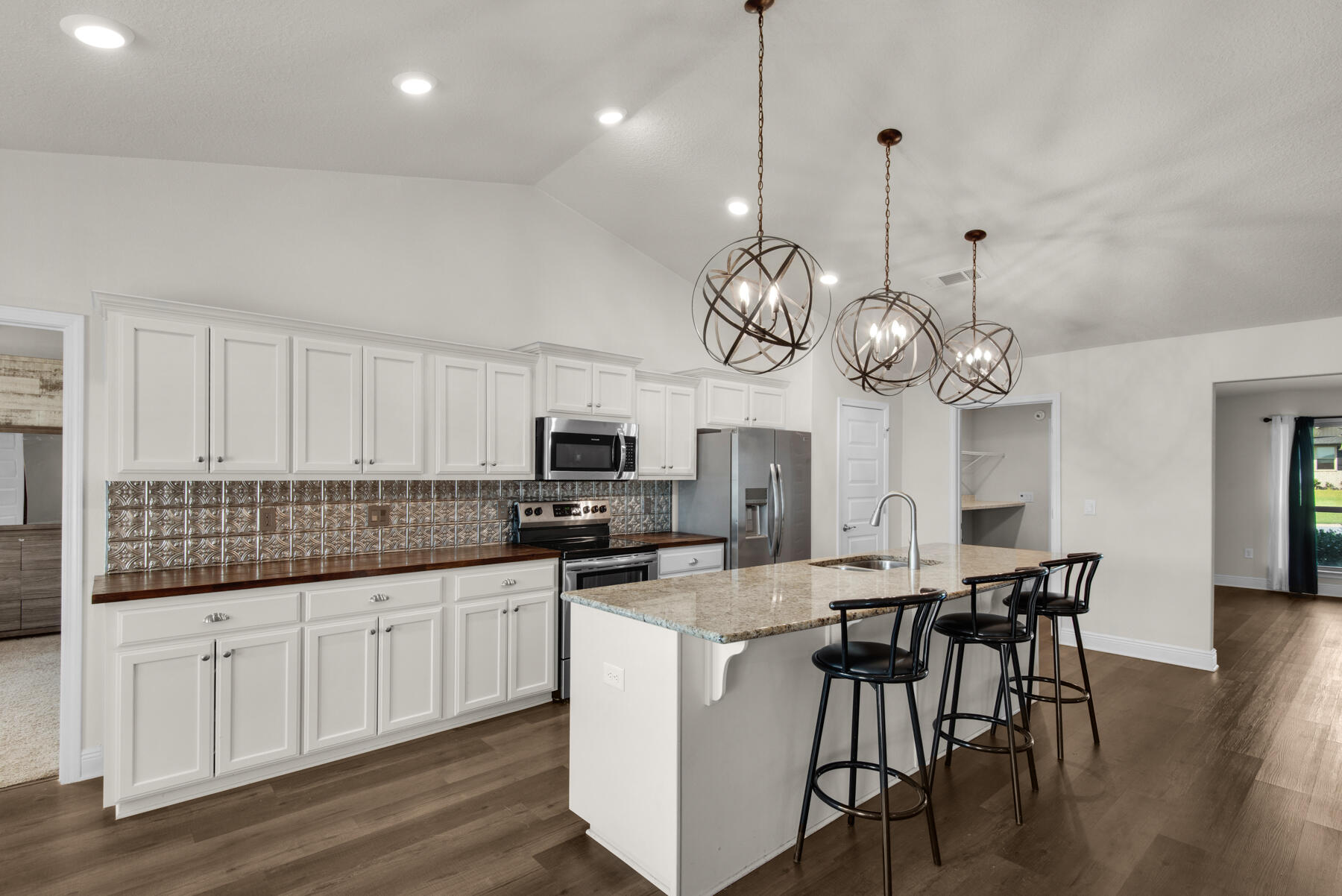 2017 Broad Street Crestview, FL 32536 - Photo 8 of 49 2017 Broad St_20250929_55