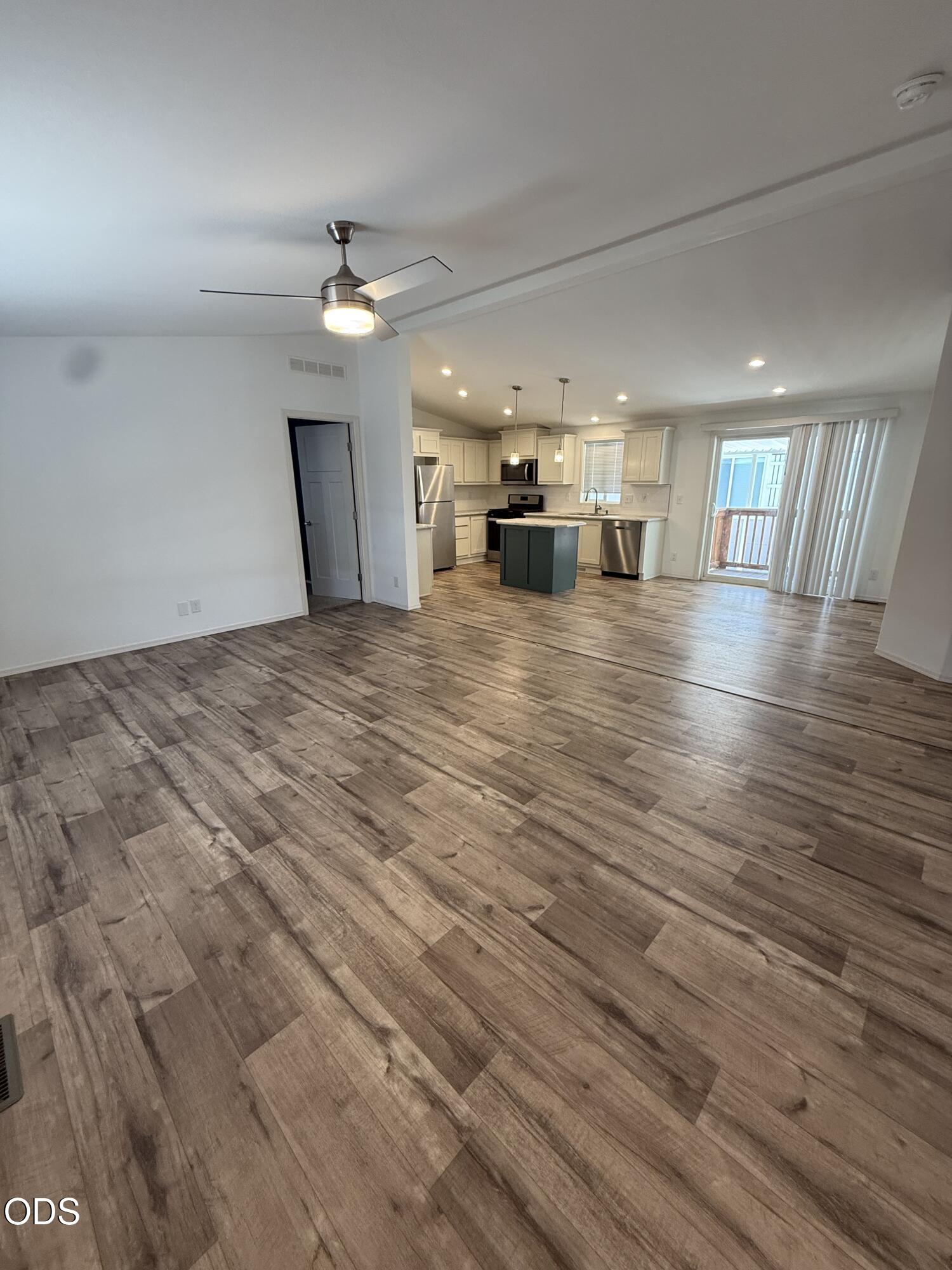 300 Luman Road, Unit 164 Phoenix, OR 97535 - Photo 2 of 17 Gallery Image 2