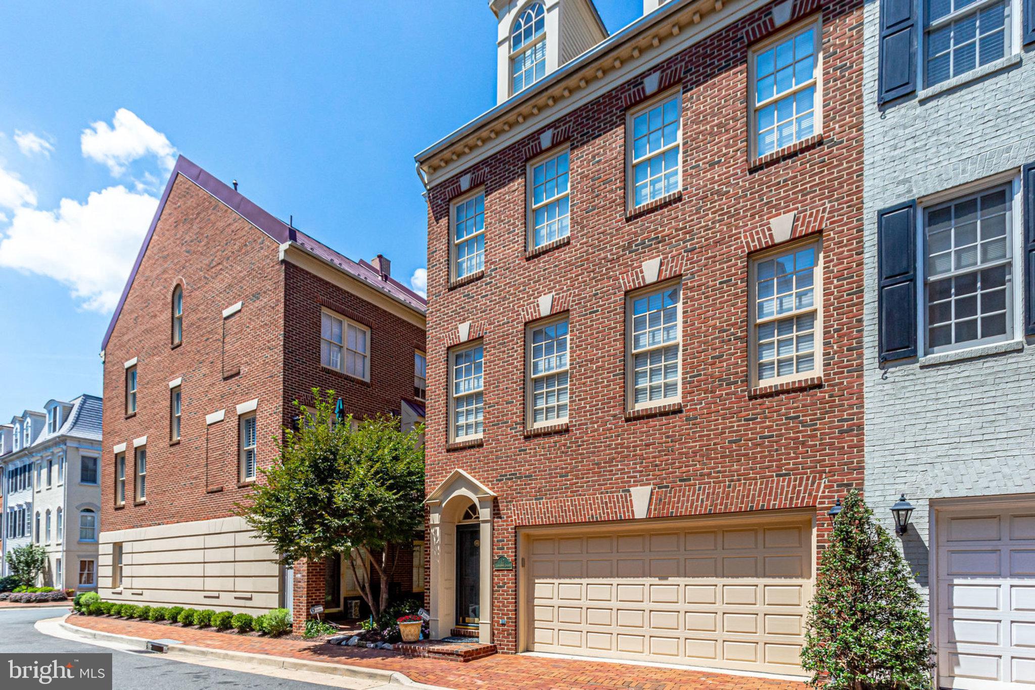 17 Alexander Street Alexandria, VA 22314 - Photo 3 of 49 a front view of a multi story residential apartment building