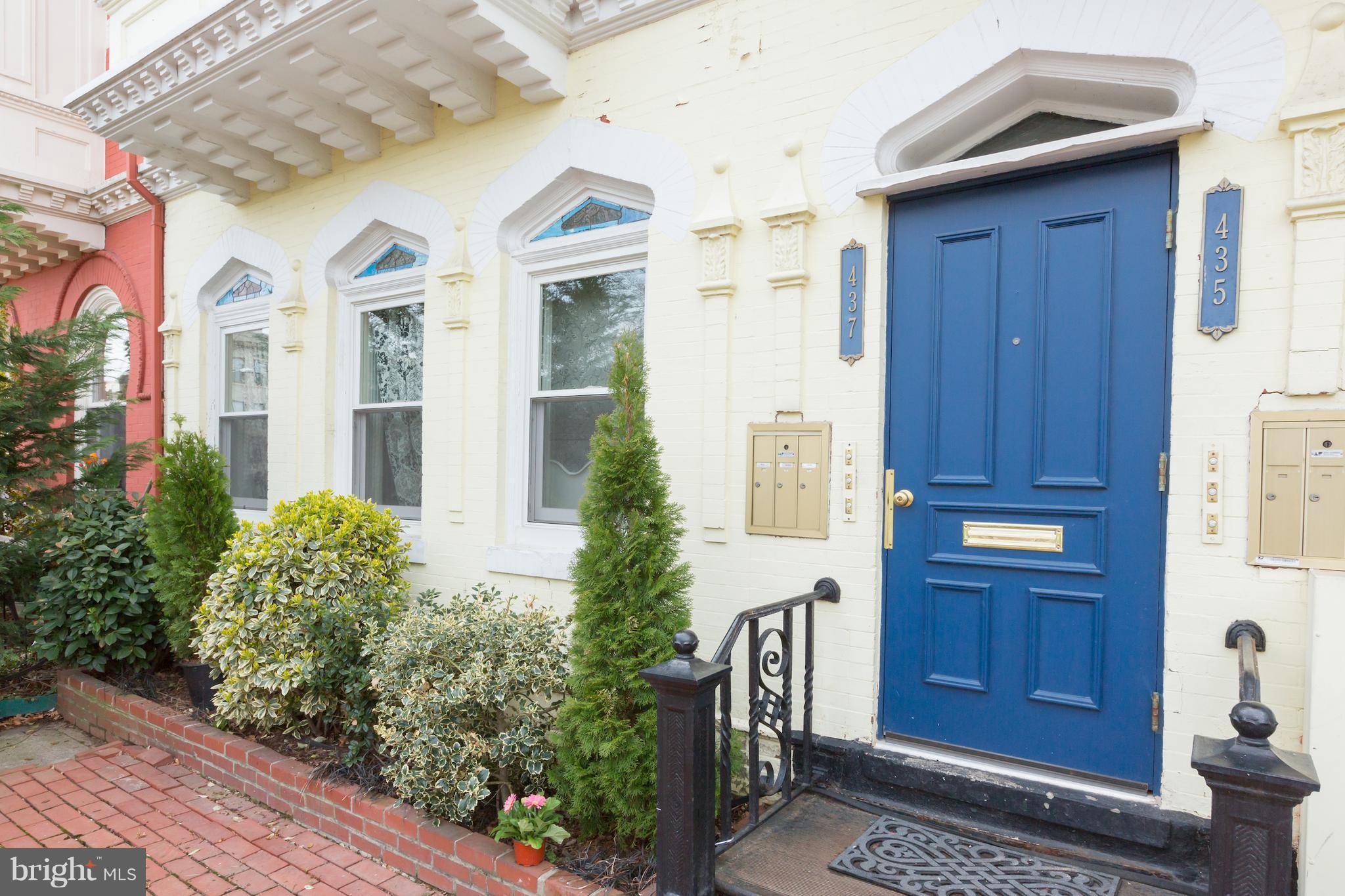 437 2nd Street Southeast, Unit 2B Washington, DC 20003 - Photo 2 of 20 a view of front door of house