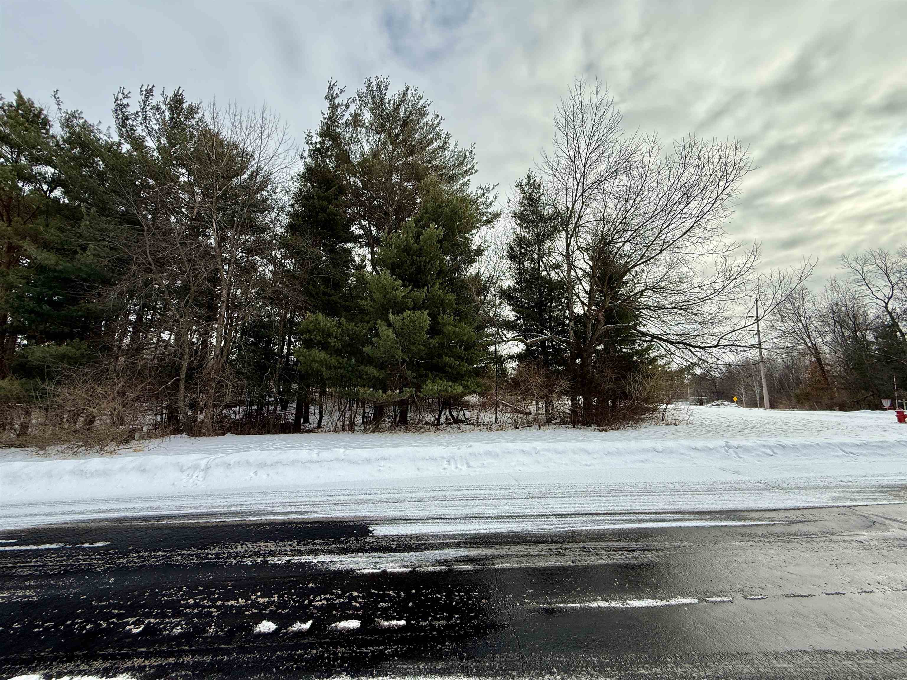 777 Leighton Road Waupaca, WI 54981 - Photo 4 of 6