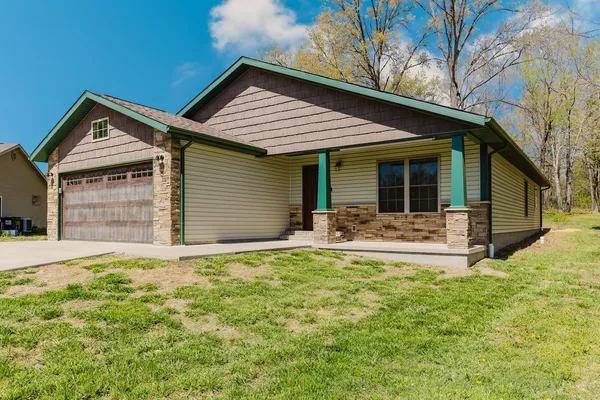 $299,000 | 318 Whitney Lane, Marion, IL 62959