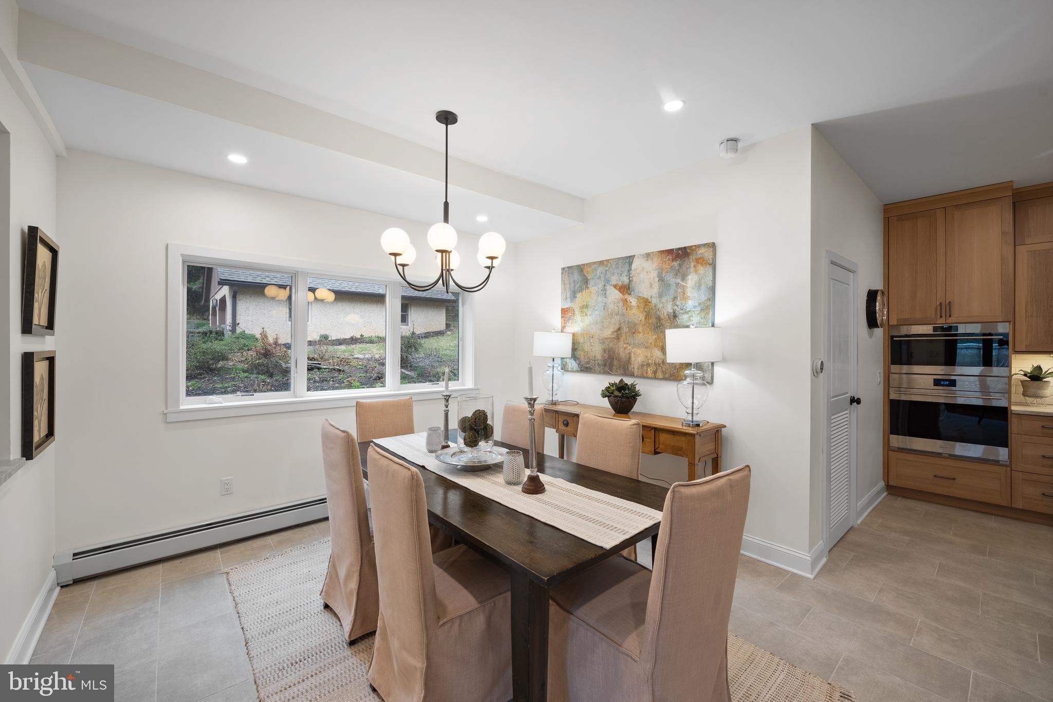 734 Brooke Road Wayne, PA 19087 - Photo 19 of 50 large seating area