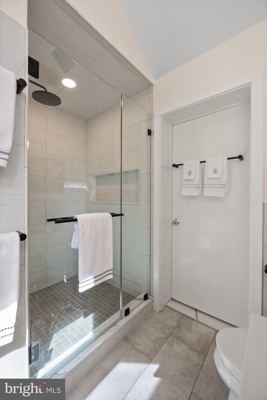 734 Brooke Road Wayne, PA 19087 - Photo 40 of 50 oversized shower