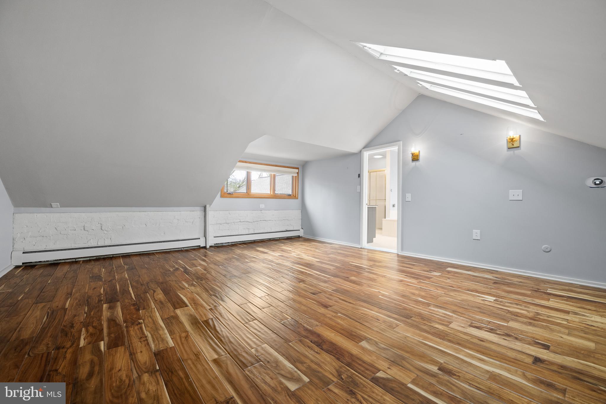 734 Brooke Road Wayne, PA 19087 - Photo 45 of 50 oversized bedroom above kitchen area