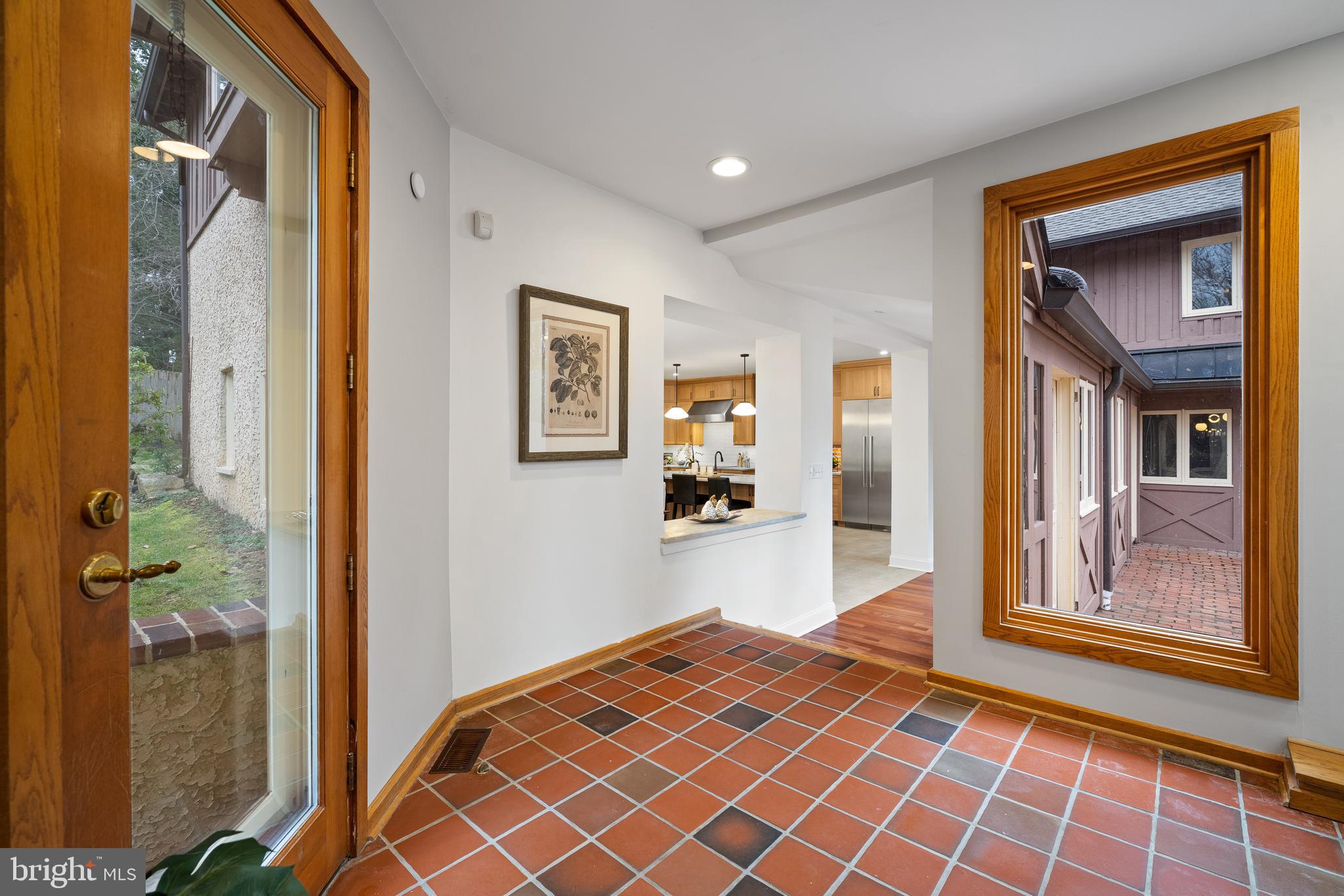 734 Brooke Road Wayne, PA 19087 - Photo 7 of 50 Entrance hall to central vestibule