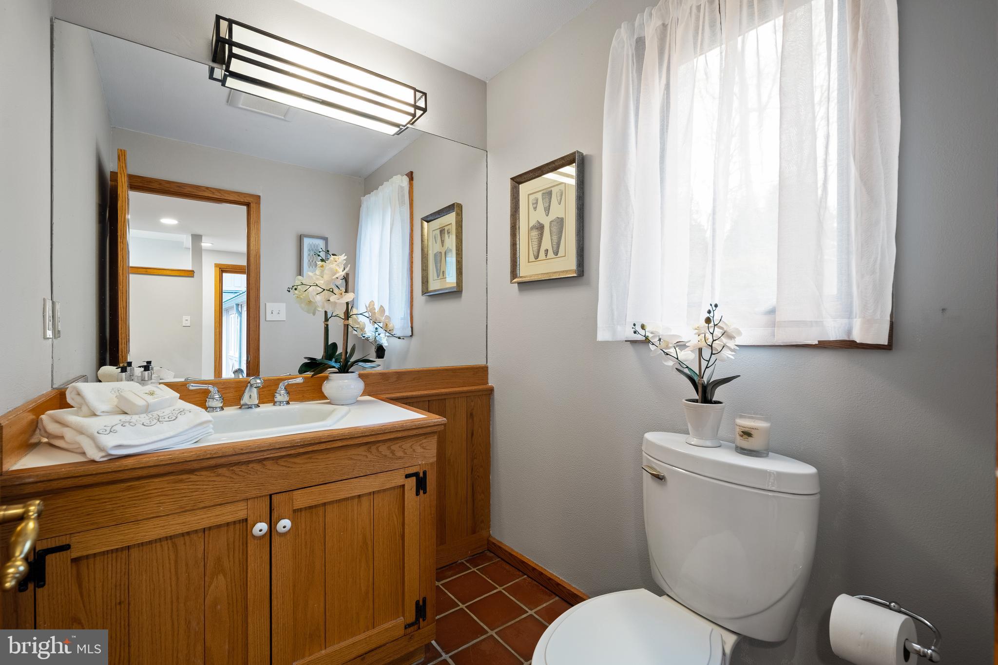 734 Brooke Road Wayne, PA 19087 - Photo 8 of 50 Powder room