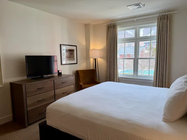 $210,000 | 102 Forest Drive, Unit 223 (PLUS LOCKOUT 225) INTERVAL I, Warren, VT 05674