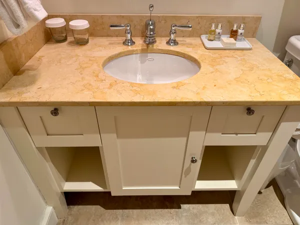 $210,000 | 102 Forest Drive, Unit 223 (PLUS LOCKOUT 225) INTERVAL I, Warren, VT 05674