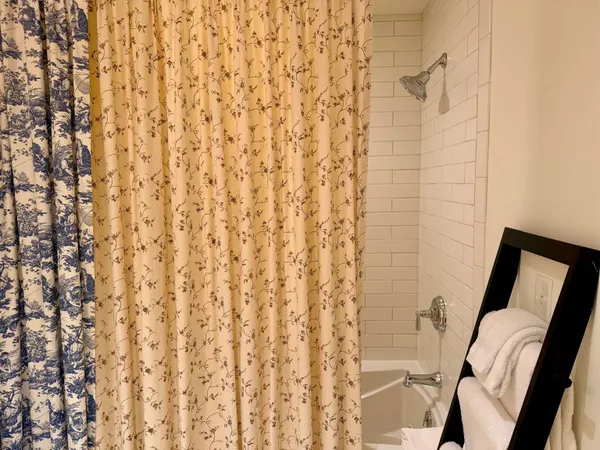 $210,000 | 102 Forest Drive, Unit 223 (PLUS LOCKOUT 225) INTERVAL I, Warren, VT 05674