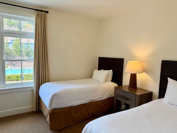 $210,000 | 102 Forest Drive, Unit 223 (PLUS LOCKOUT 225) INTERVAL I, Warren, VT 05674