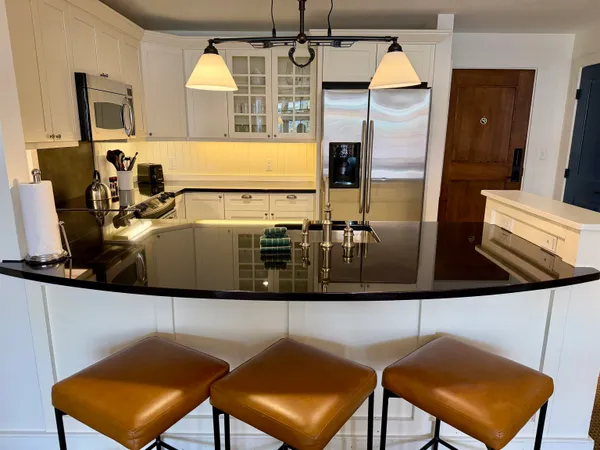 $210,000 | 102 Forest Drive, Unit 223 (PLUS LOCKOUT 225) INTERVAL I, Warren, VT 05674