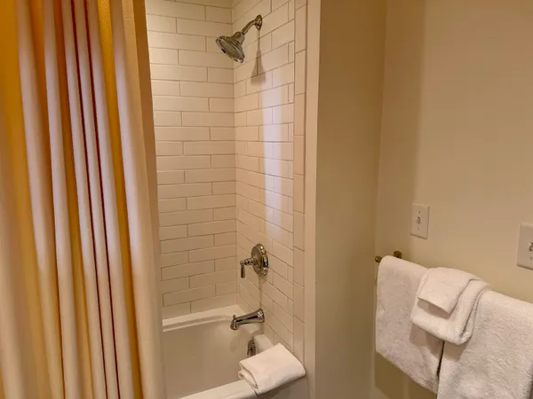 $210,000 | 102 Forest Drive, Unit 223 (PLUS LOCKOUT 225) INTERVAL I, Warren, VT 05674