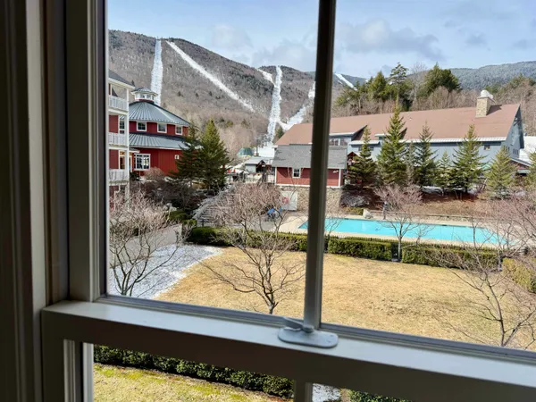 $210,000 | 102 Forest Drive, Unit 223 (PLUS LOCKOUT 225) INTERVAL I, Warren, VT 05674