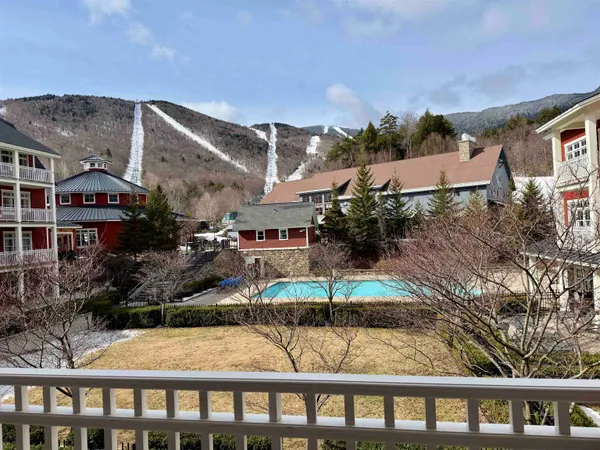 $210,000 | 102 Forest Drive, Unit 223 (PLUS LOCKOUT 225) INTERVAL I, Warren, VT 05674